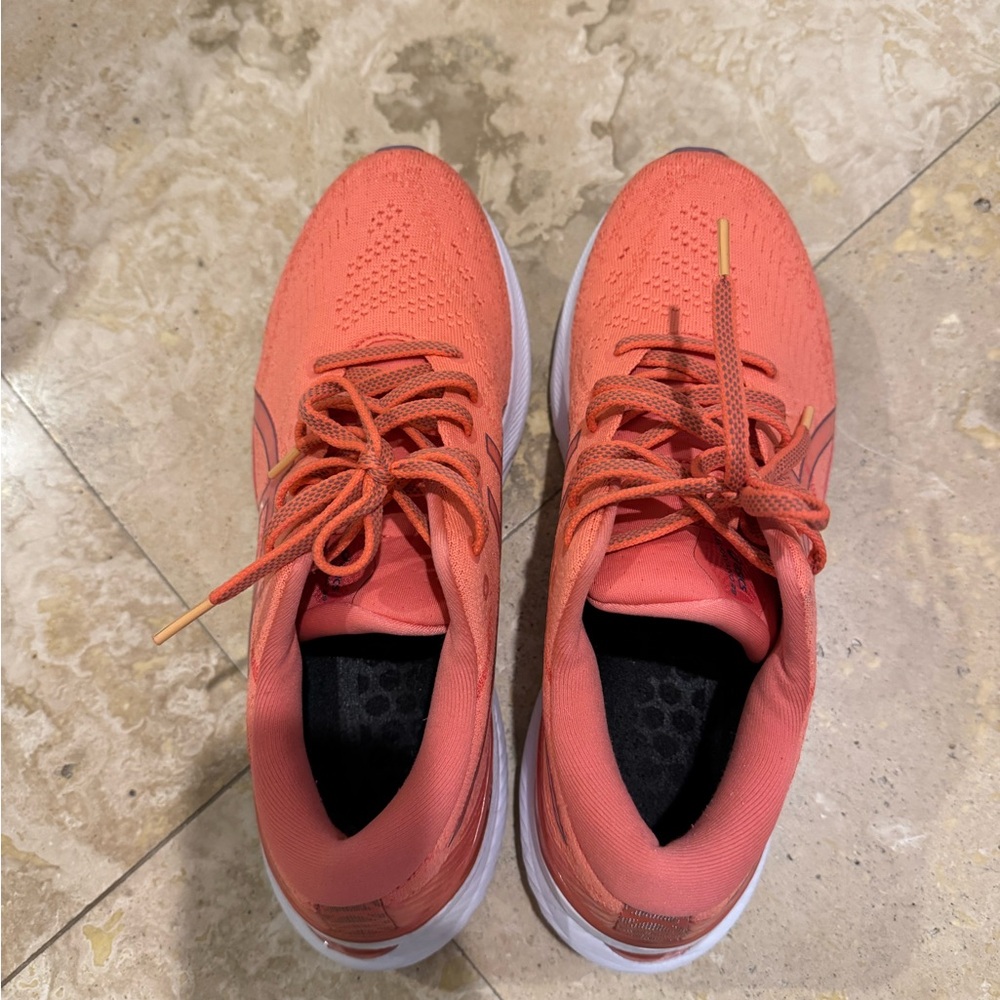 Asics Women's gel kayano 29 shoes size 9